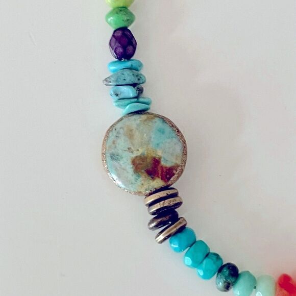 Gorgeous, unique Riverstone semi-precious beaded necklace, 15 inches adjustable. - Picture 5 of 7